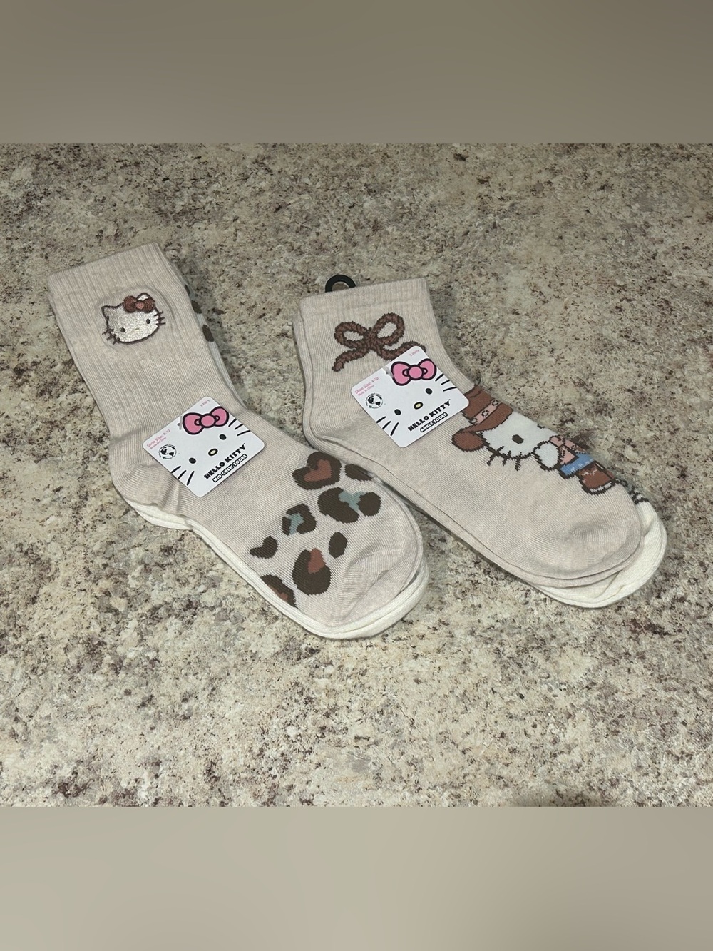 4 Pack Hello Kitty Women’s Socks Shoe Size 4-10  NWT